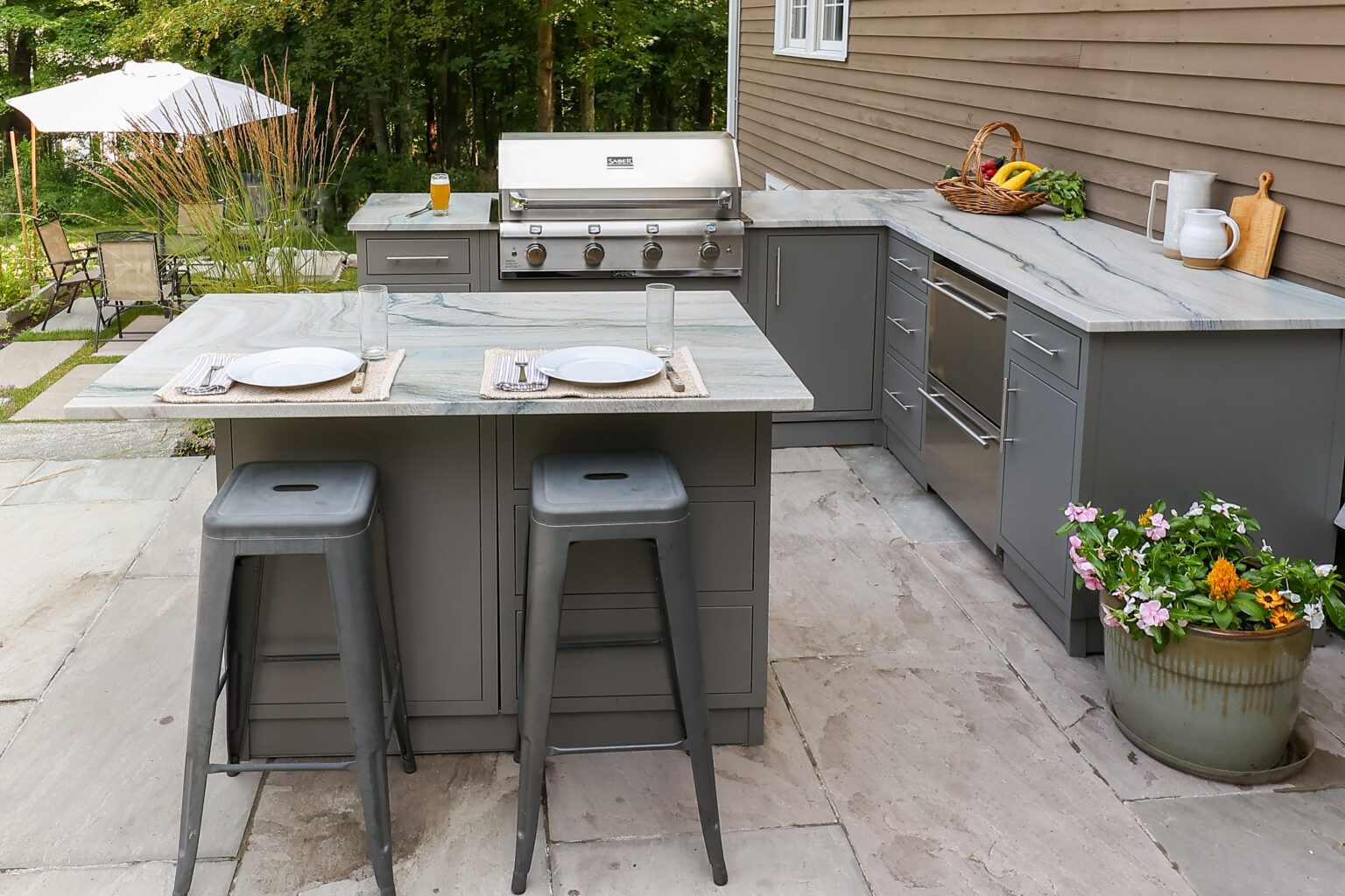 Questions to ask when planning an outdoor kitchen - example kitchen