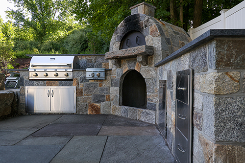 Outdoor Pizza Oven in a masonry Outdoor Kitchen